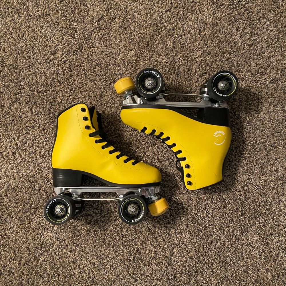 C7 Roller Skates Yellow Size 7